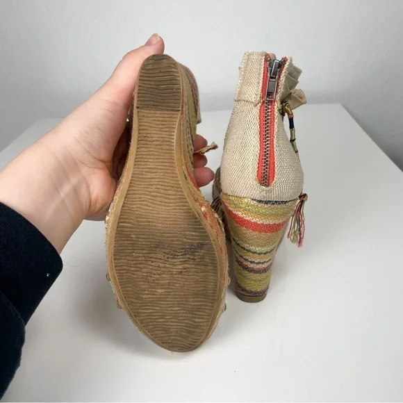 BKE Sole, colorful boho summer fabric wedge estimated sz. 8 - Picture 7 of 13